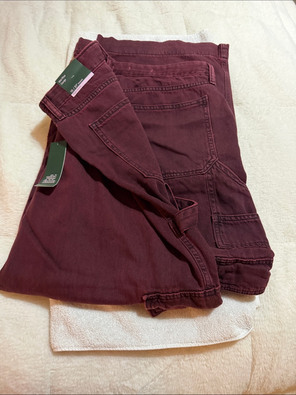 Women’s Burgundy mid rise cargo jeans